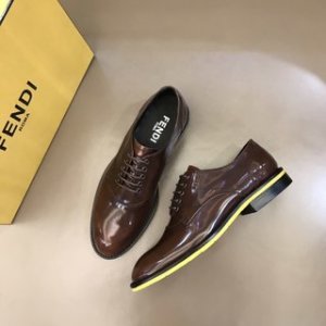 Fendi Dress Shoe leather loafers in Red