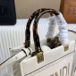 Replica Fendi Sunshine Shopper In Vanilla With 2 Strap Choices (medium)