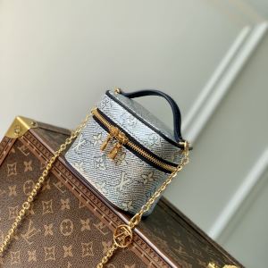 Shop Louis Vuitton  Calfskin Plain Leather Elegant Style Logo Shoulder Bags 