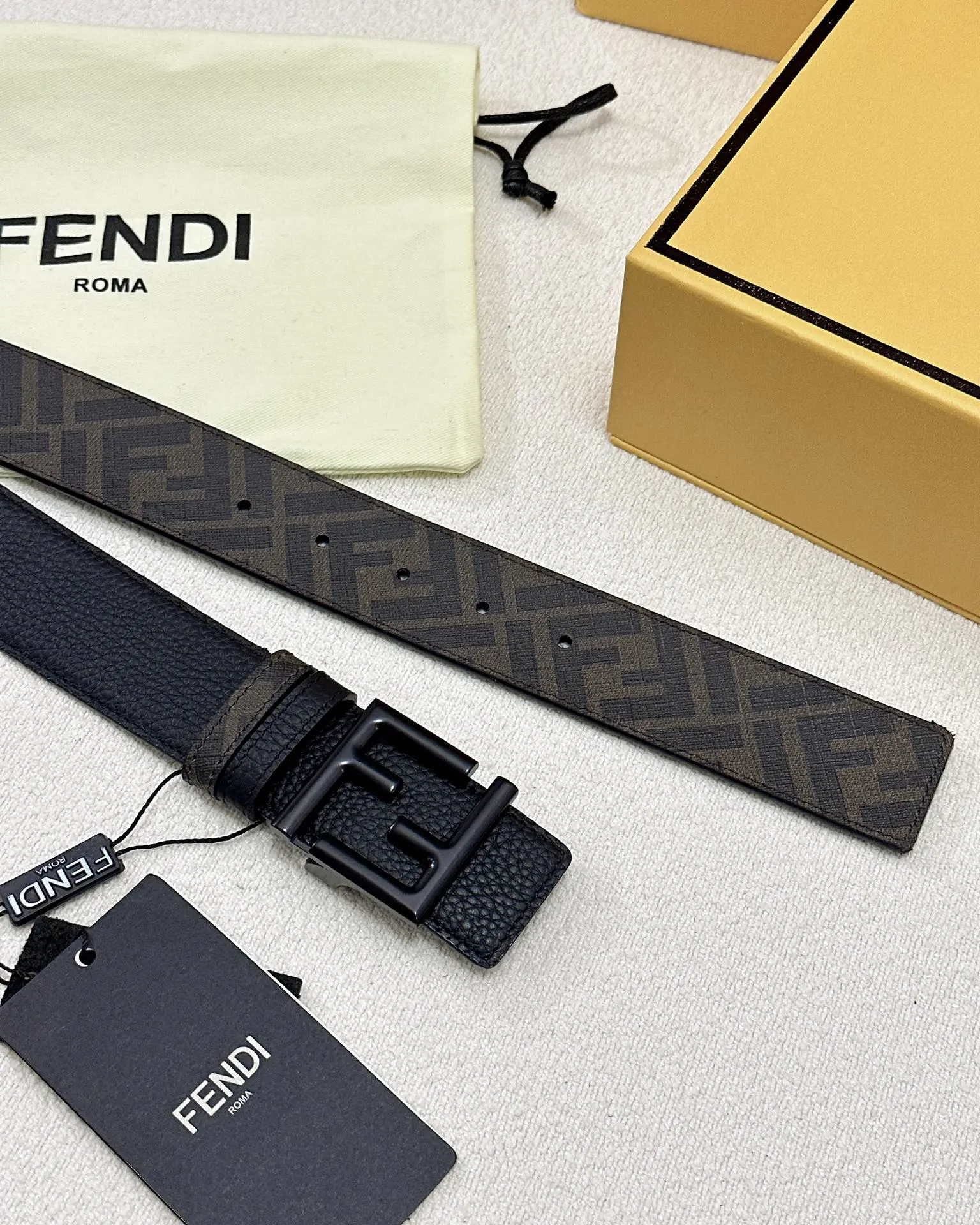 Fendi Black Reversible Leather Belt - 4.0cm Wide, Adjustable Length, Casual and Business Style - Image 5