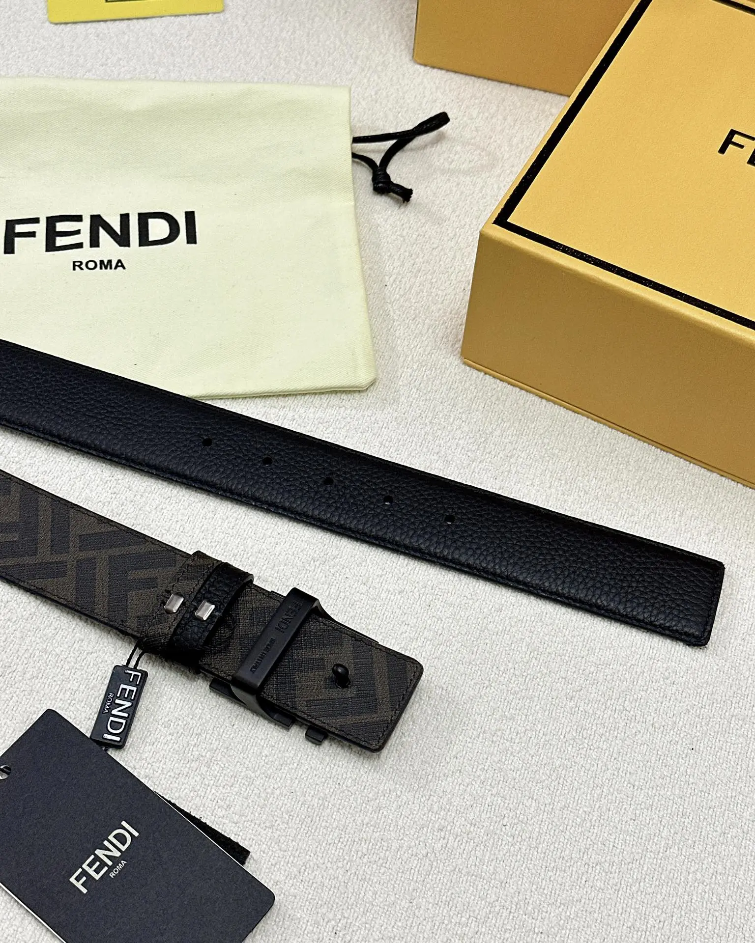 Fendi Black Reversible Leather Belt - 4.0cm Wide, Adjustable Length, Casual and Business Style - Image 6