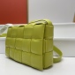 Replica Bottega Veneta Cassette Crossbody Bag Padded Maxi Intrecciato Leather Green 1025001