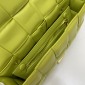 Replica Bottega Veneta Cassette Crossbody Bag Padded Maxi Intrecciato Leather Green 1025001