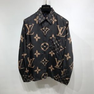 Louis Vuitton Shirt Monogram Buttoned in Brown
