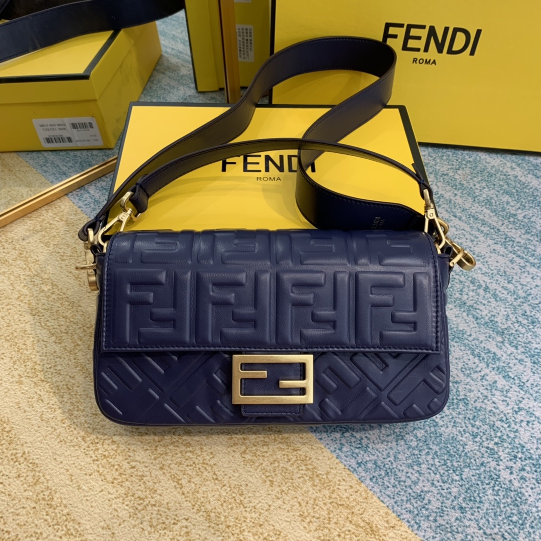 Replica Fendi Replica Handbags Baguette Leather Bag Replica Handbags