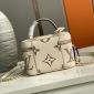 Replica Louis Vuitton On The Go Pm Cream Bag