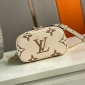 Replica Louis Vuitton On The Go Pm Cream Bag