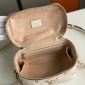 Replica Louis Vuitton On The Go Pm Cream Bag