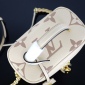 Replica Louis Vuitton On The Go Pm Cream Bag