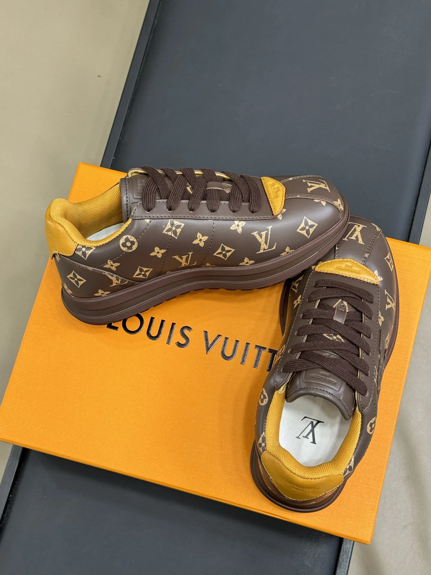 Louis Vuitton Buttersoft ブラウン スニーカー - 画像 (4)