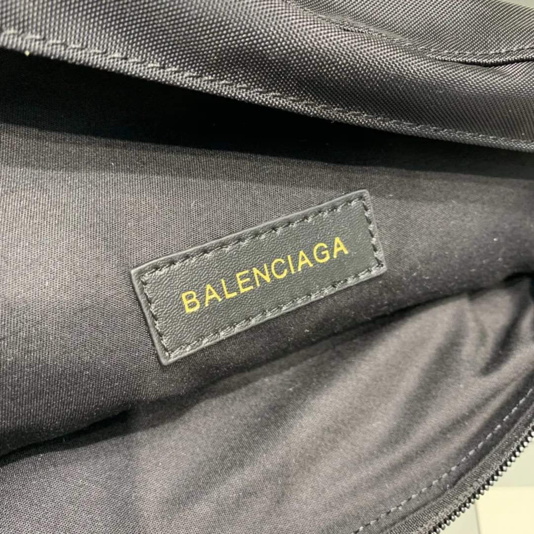 BALENCIAGA ブラック刺繍ロゴウエストポーチ - 画像 (9)