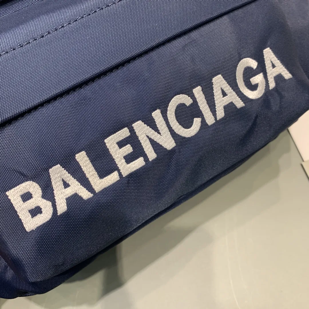 Balenciaga ネイビー刺繍ロゴウエストポーチ - 画像 (6)