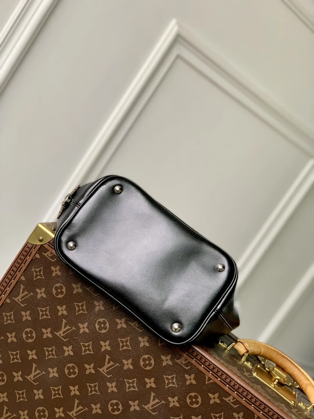 Louis Vuitton LV Vibe ブラック バケットバッグ - 画像 (5)