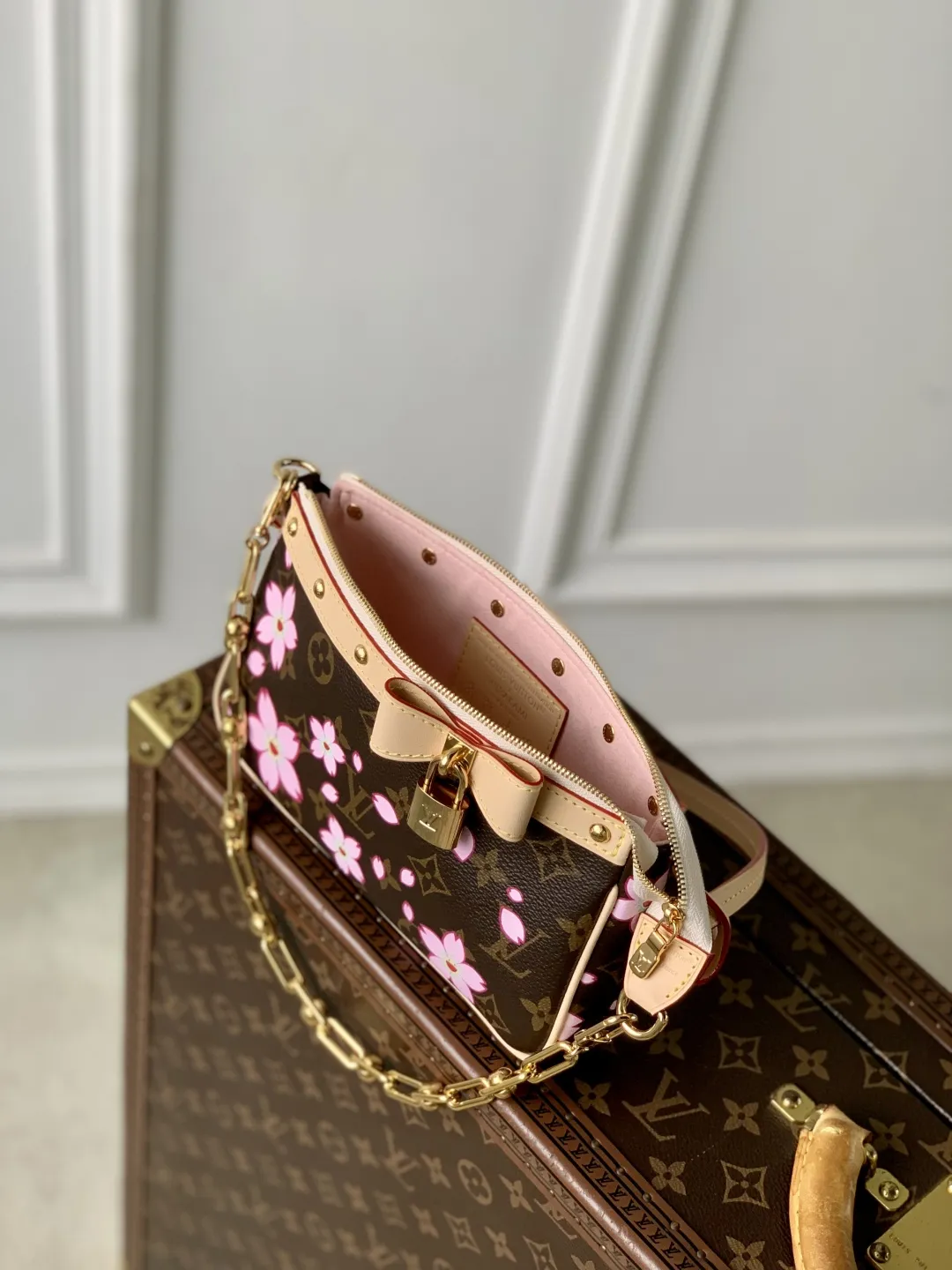 Louis Vuitton ピンク Cherry Blossom クラッチバッグ - 画像 (10)