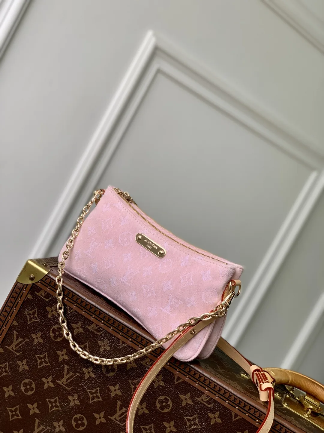 LOUIS VUITTON Liv Pochette ピンク デニムバッグ - 画像 (3)
