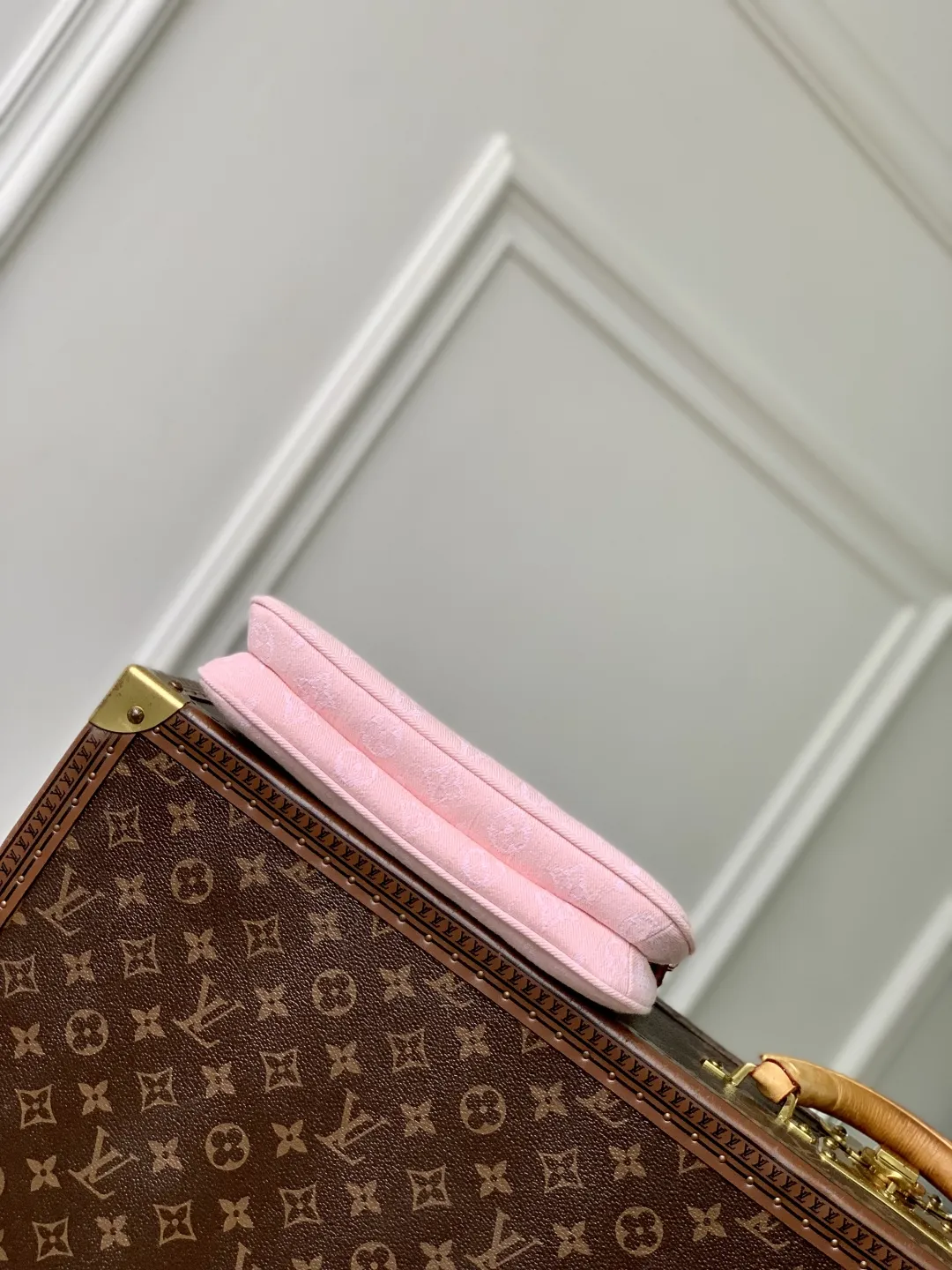LOUIS VUITTON Liv Pochette ピンク デニムバッグ - 画像 (5)