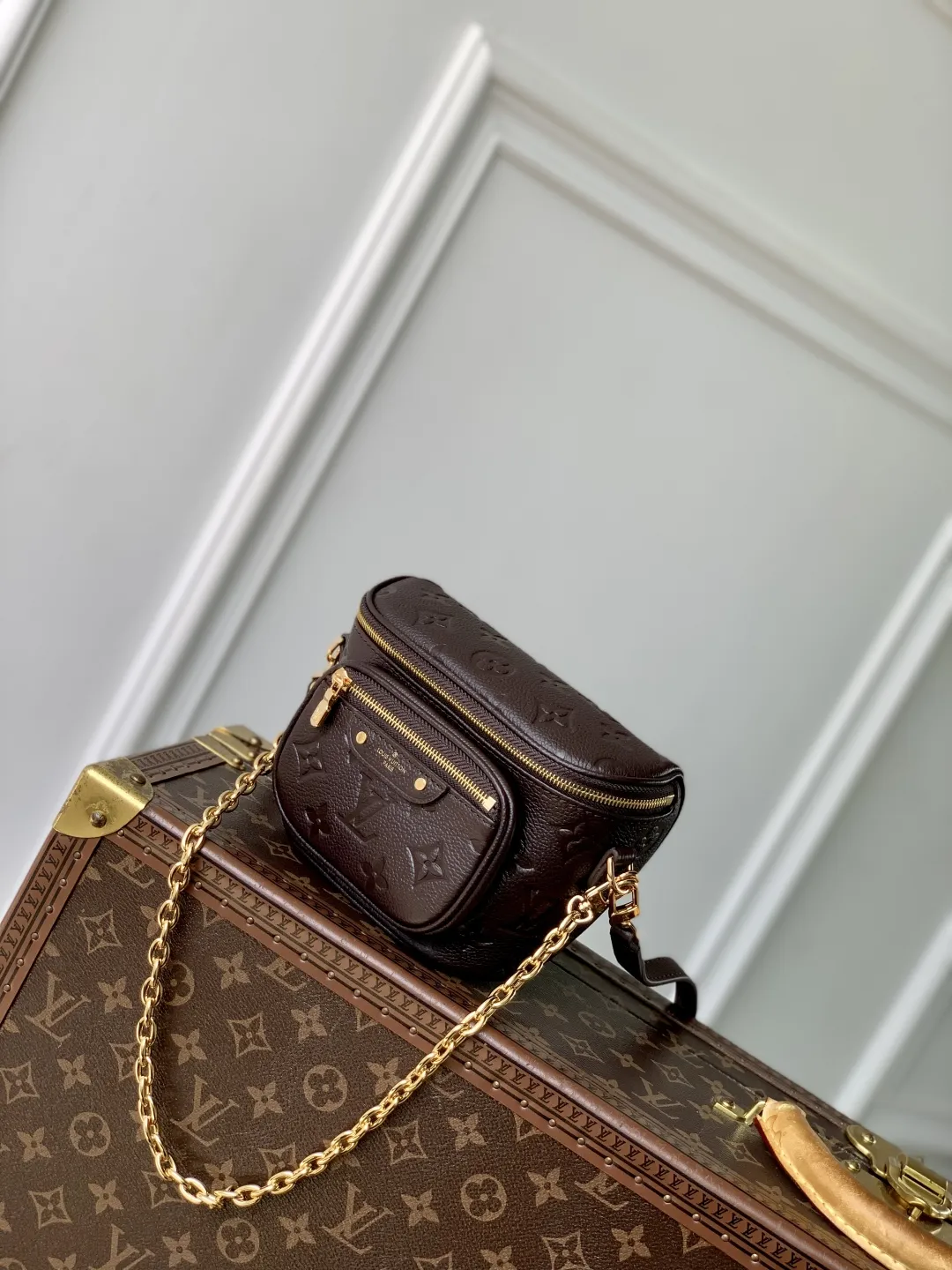 Louis Vuitton チョコレート Mini Bumbag - 画像 (3)