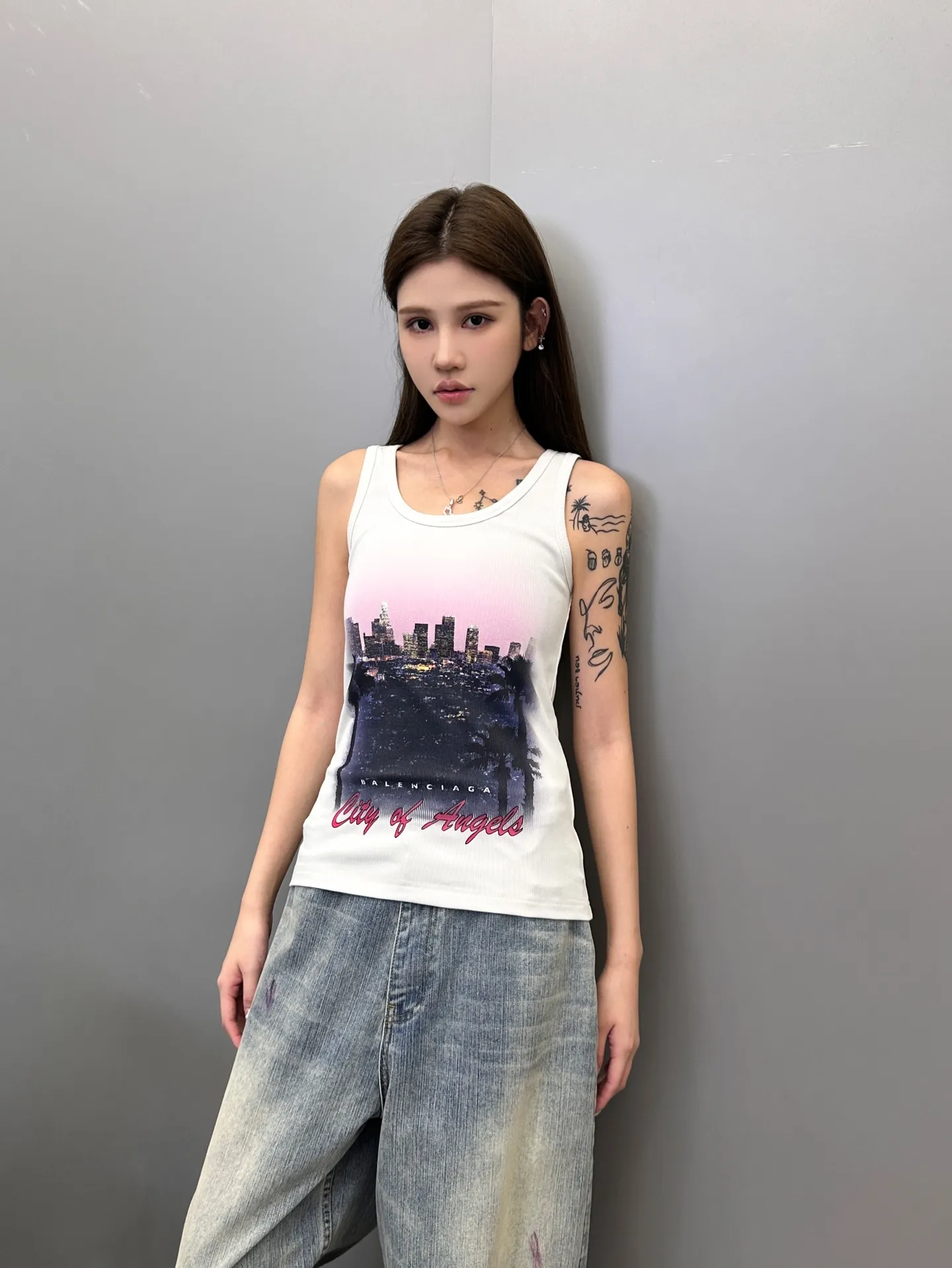 パリ新作ベスト白ウォッシュ加工プリント