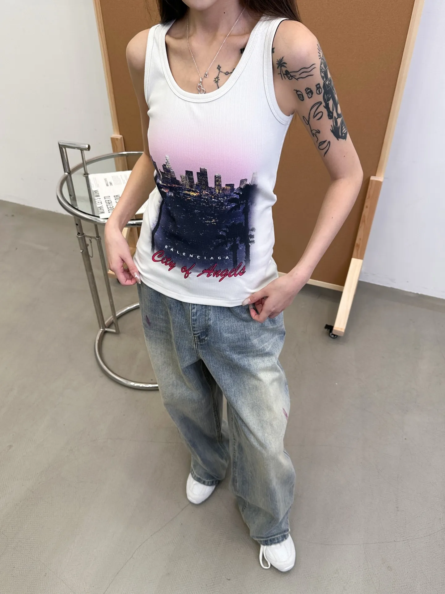 パリ新作ベスト白ウォッシュ加工プリント - 画像 (3)