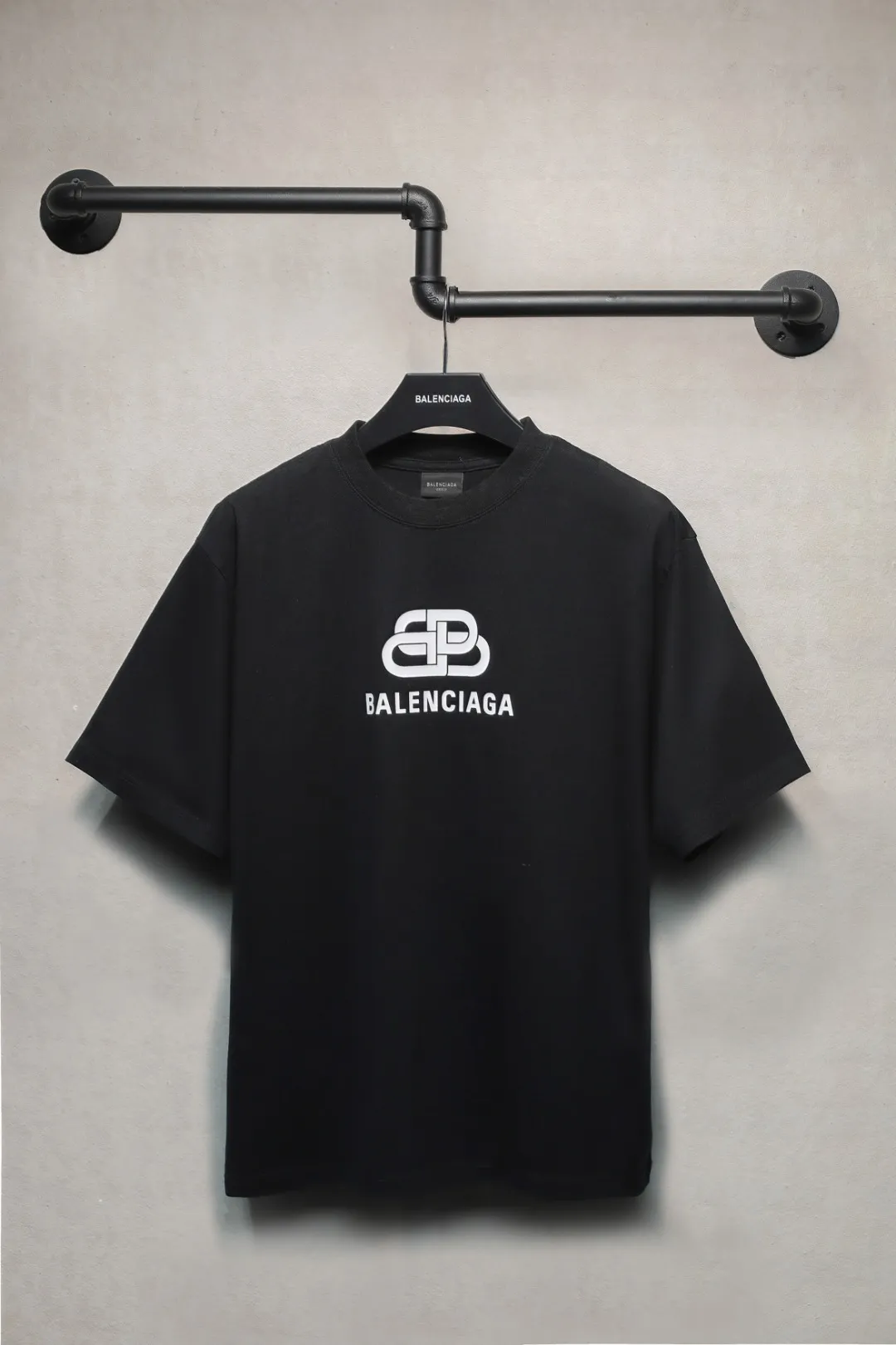 BALENCIAGA黒アルファベット半袖Tシャツ