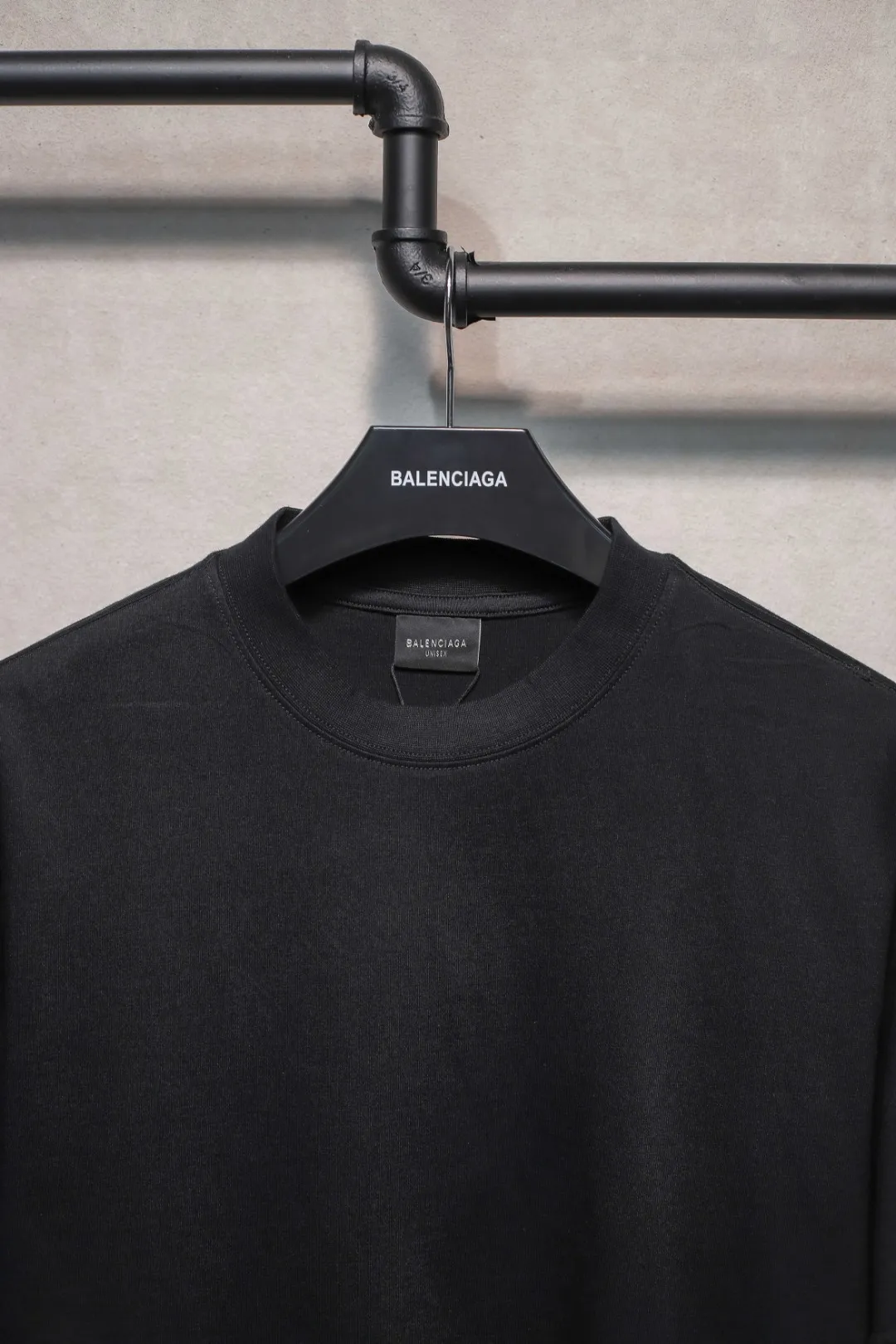 BALENCIAGA 黒 ロゴTシャツ 24ss新作 - 画像 (4)
