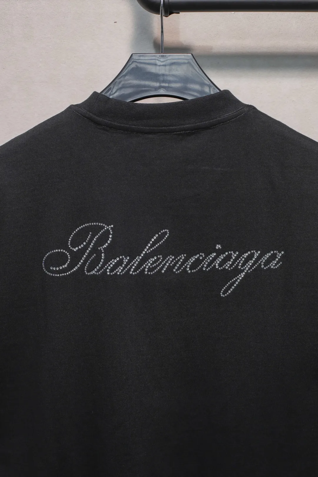 BALENCIAGA 黒 ロゴTシャツ 24ss新作 - 画像 (5)