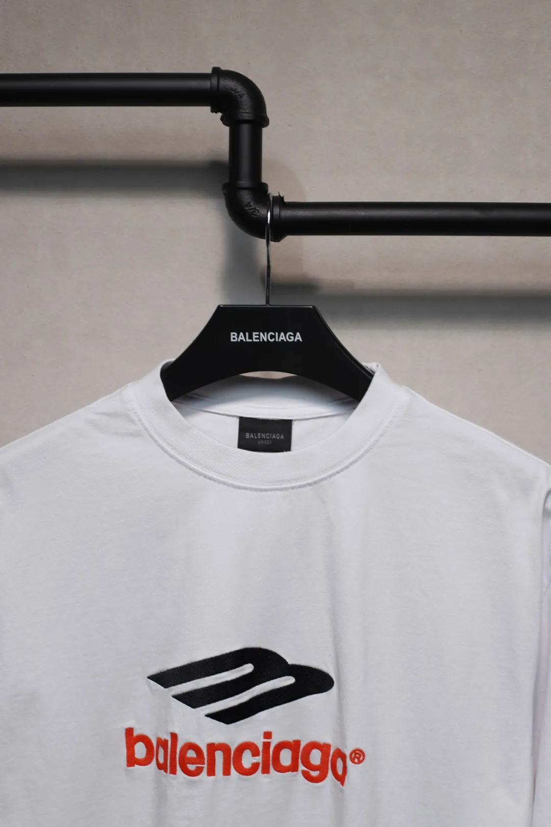 BALENCIAGA ホワイト ロゴ刺繍Tシャツ - 画像 (4)