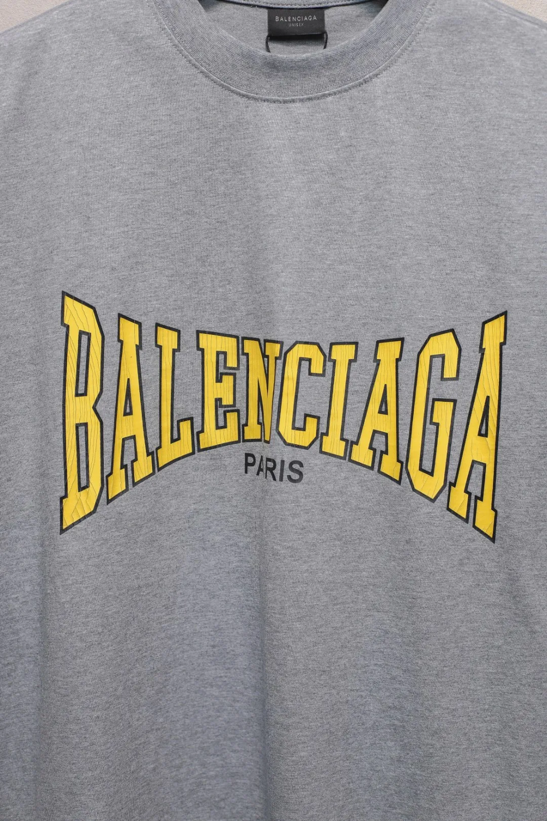 BALENCIAGA グレー 裂け目ロゴTシャツ - 画像 (7)