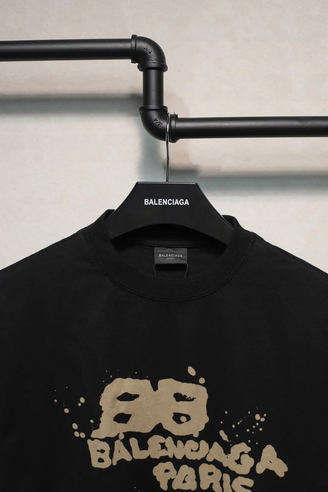 BALENCIAGA新作黒半袖Tシャツ破洞水洗 - 画像 (4)