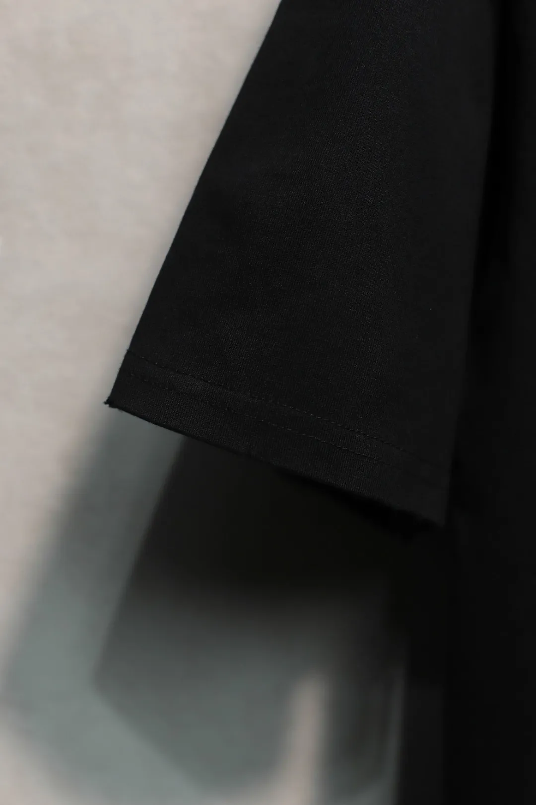 BALENCIAGA新作黒半袖Tシャツ破洞水洗 - 画像 (9)