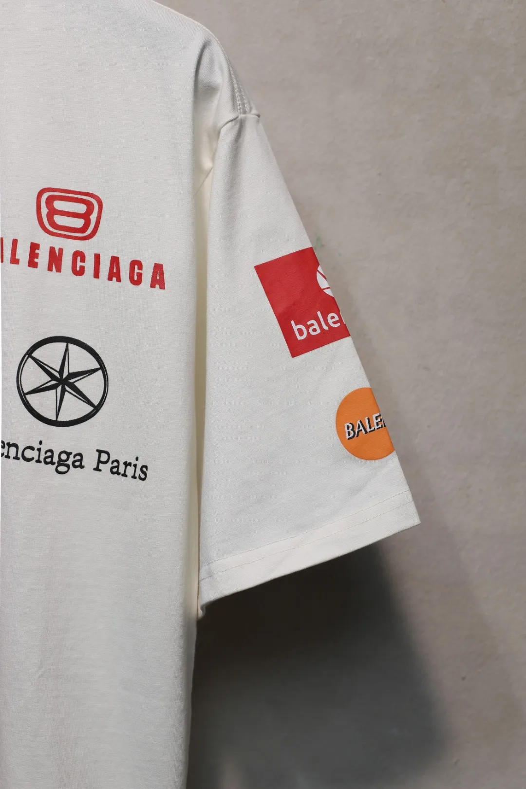 BALENCIAGA 白 多ロゴプリントTシャツ - 画像 (8)
