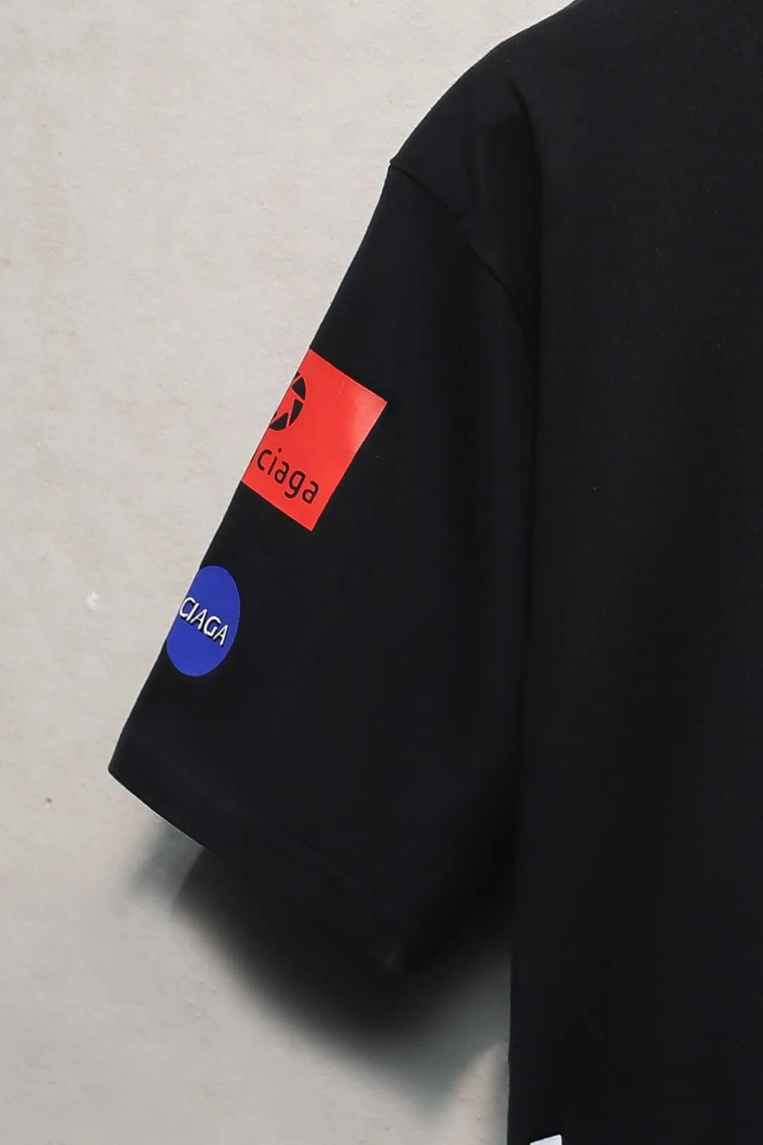 BALENCIAGA新作黒プリント半袖Tシャツ - 画像 (6)