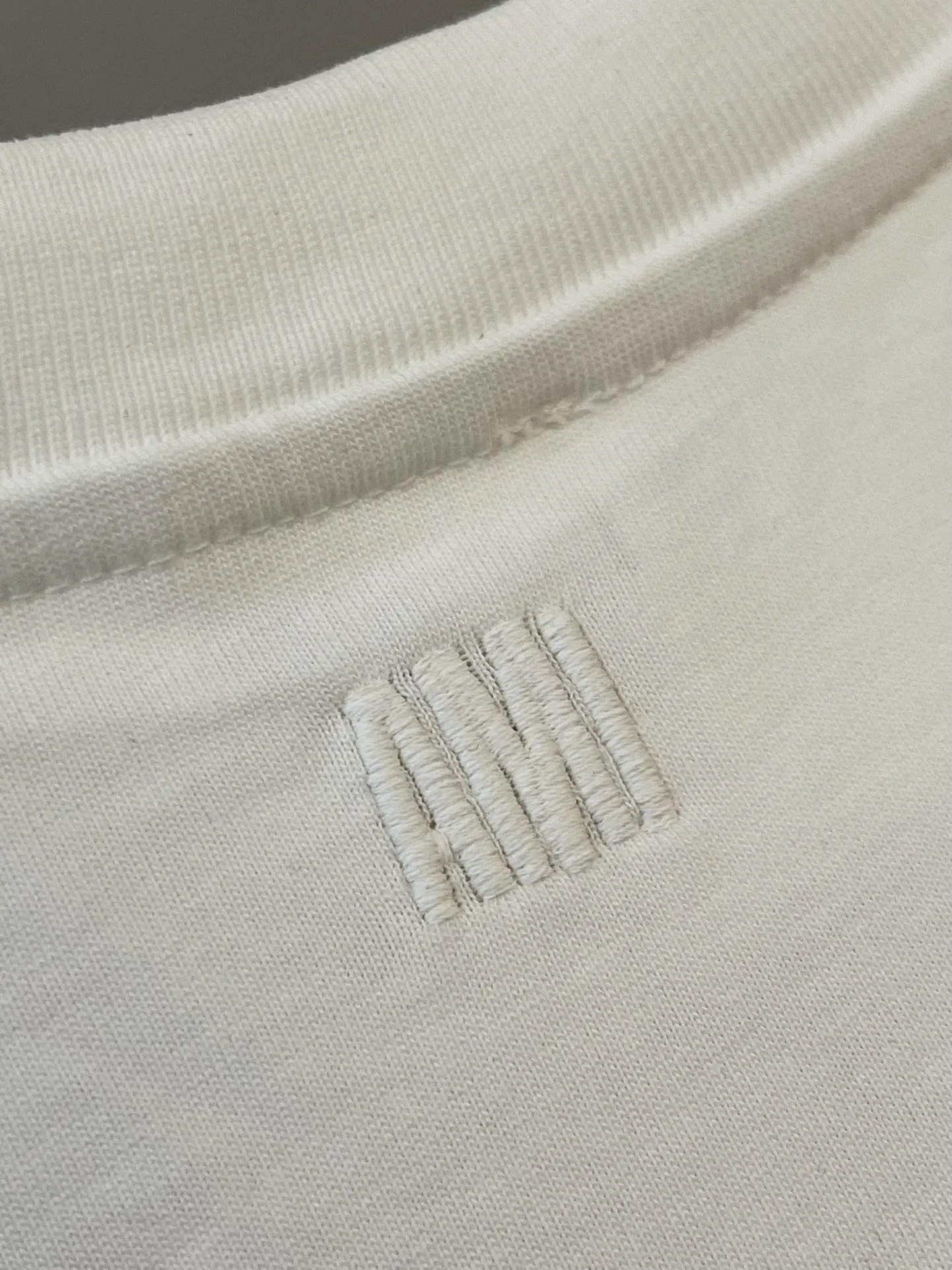 AMI新作白い小愛心半袖Tシャツ - 画像 (8)