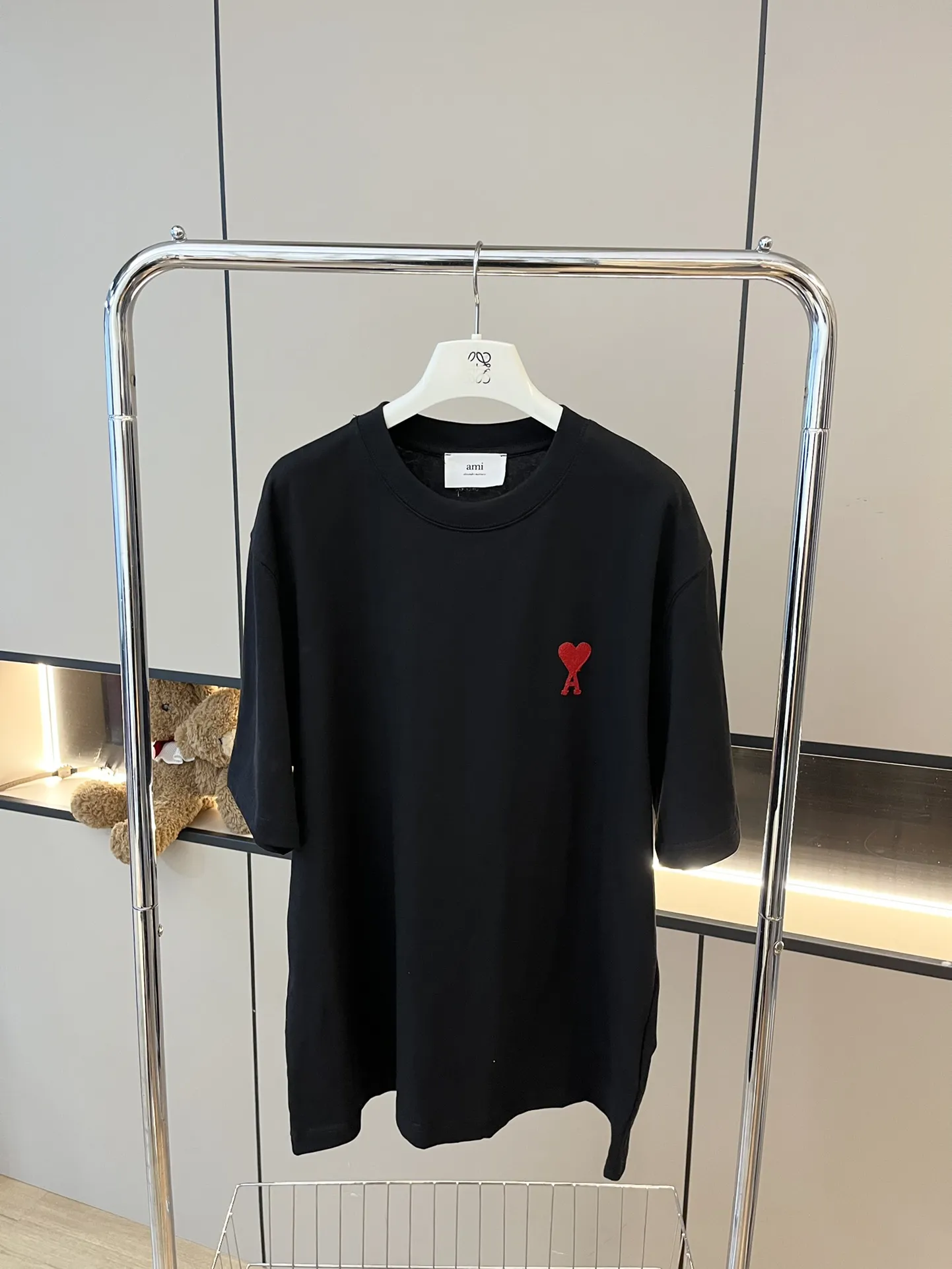 AMI新作黒プリント半袖Tシャツ