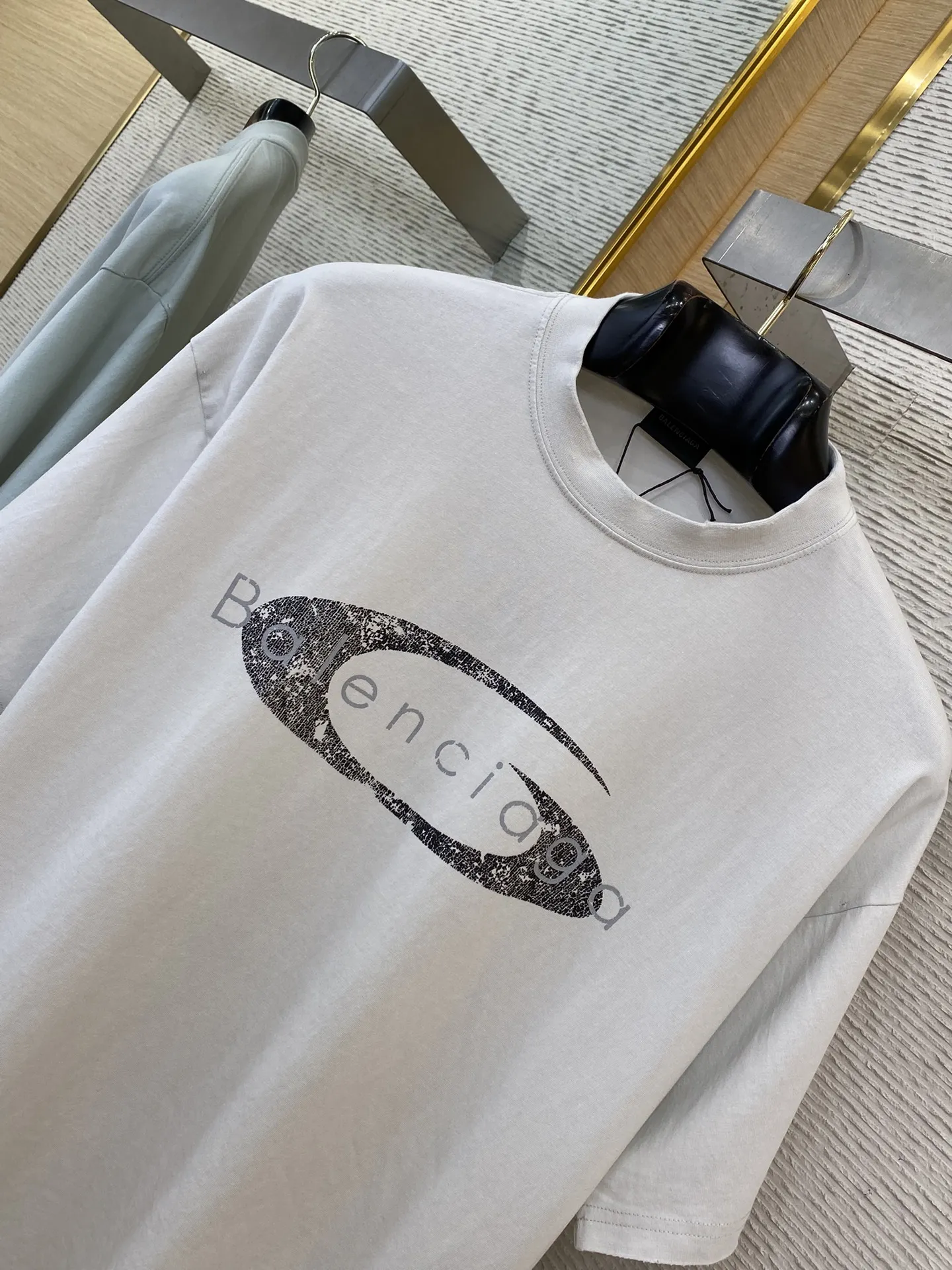 BLCGパリバルセロナ新作黒白裂纹アルファベット半袖Tシャツ - 画像 (13)