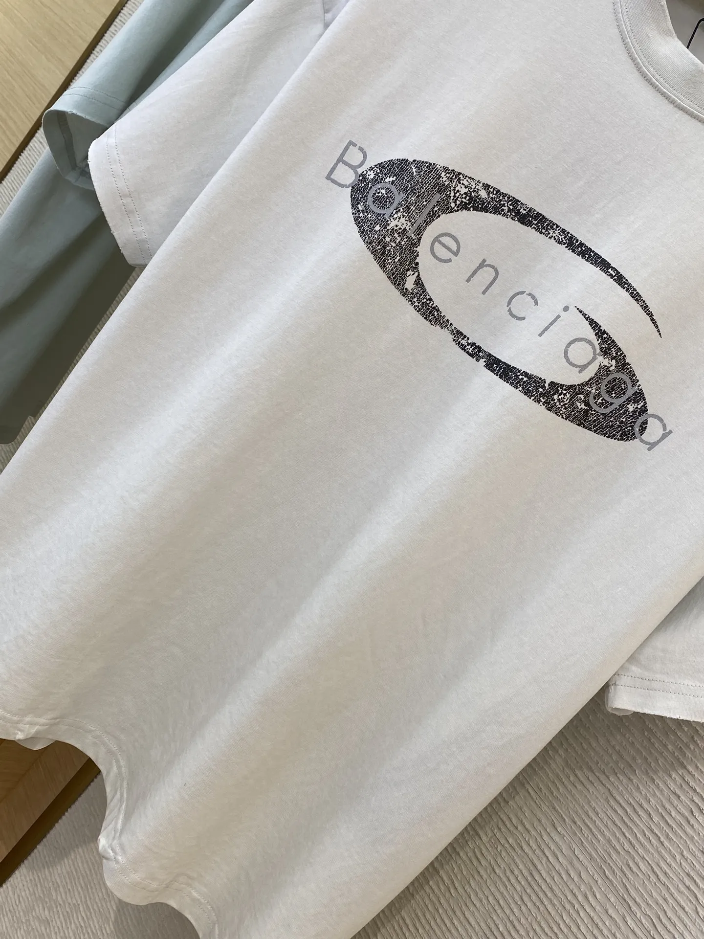 BLCGパリバルセロナ新作黒白裂纹アルファベット半袖Tシャツ - 画像 (14)