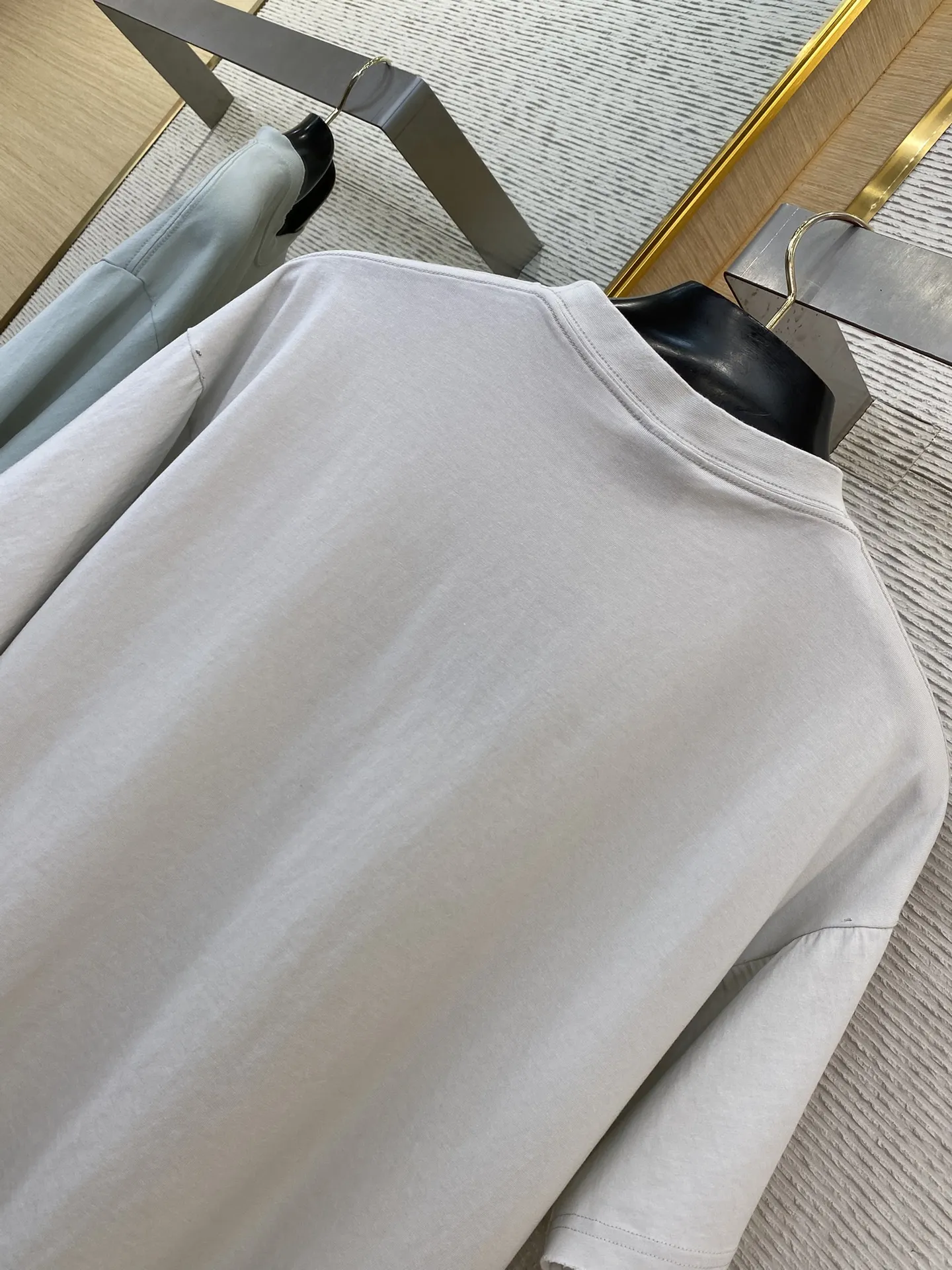 BLCGパリバルセロナ新作黒白裂纹アルファベット半袖Tシャツ - 画像 (16)