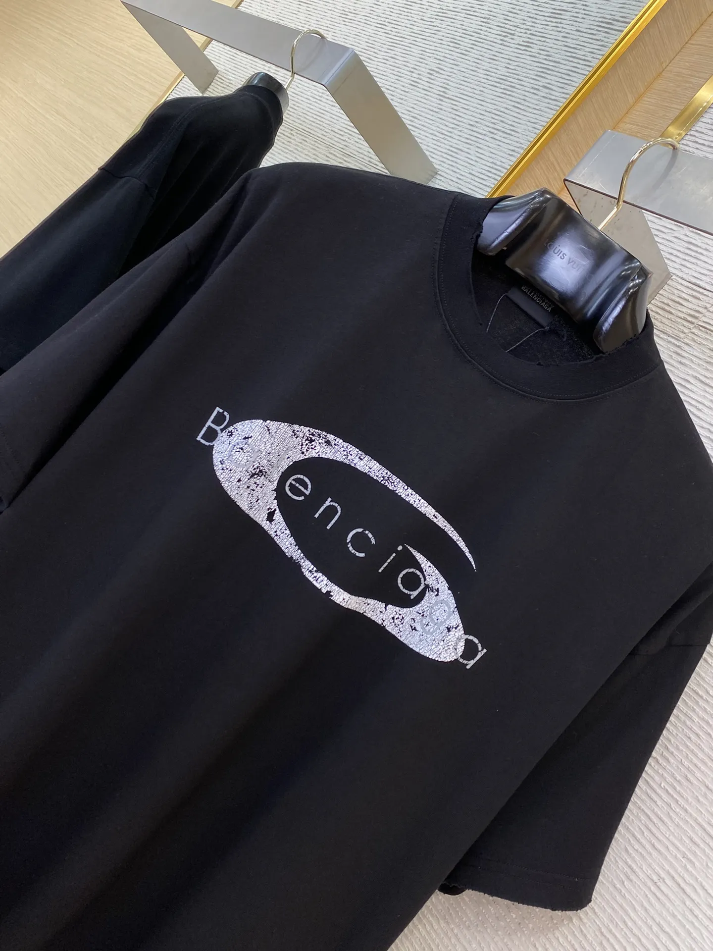 BLCGパリバルセロナ新作黒白裂纹アルファベット半袖Tシャツ - 画像 (7)