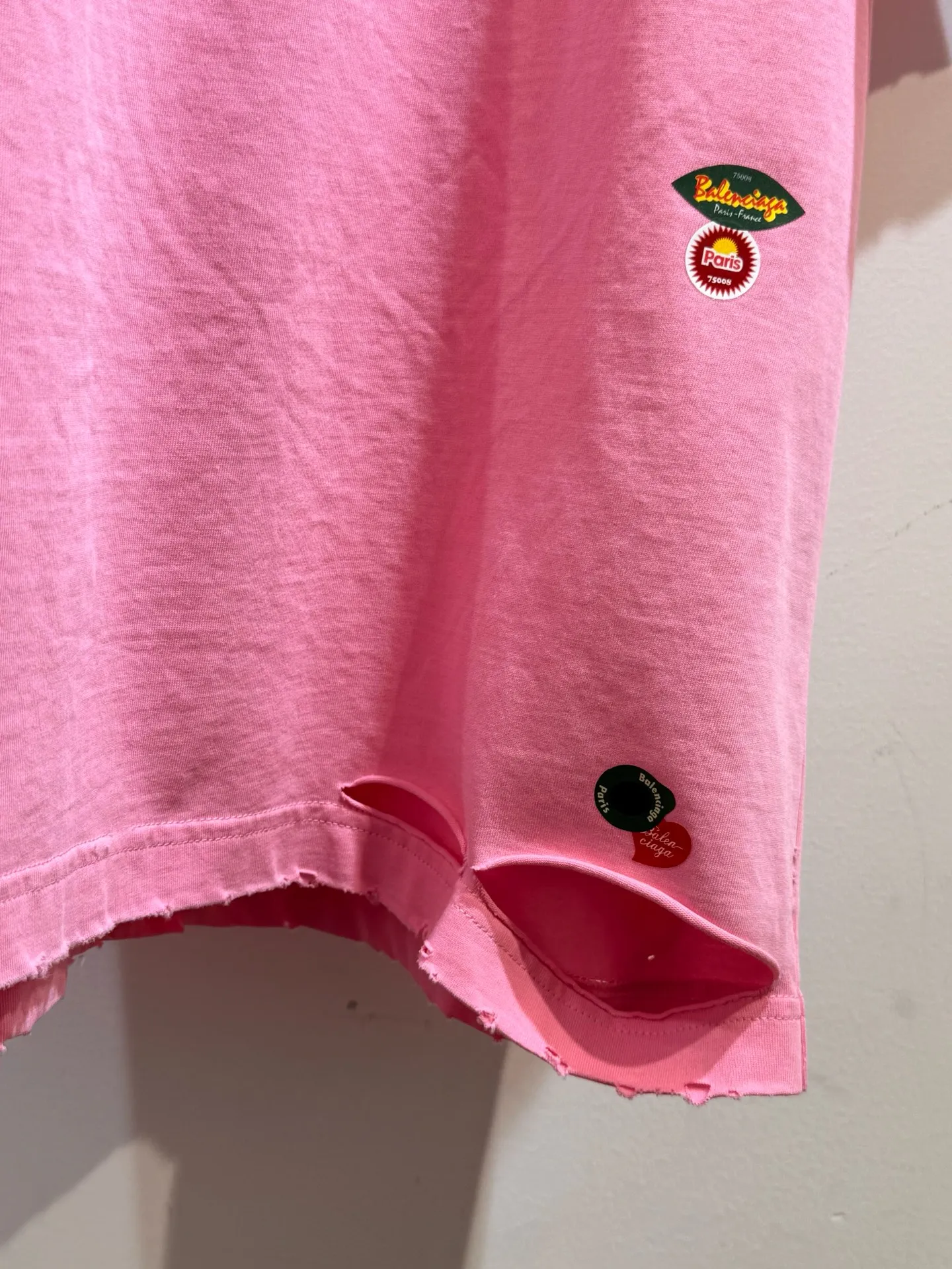 Balenciaga新作ピンク半袖Tシャツ破れ加工 - 画像 (7)
