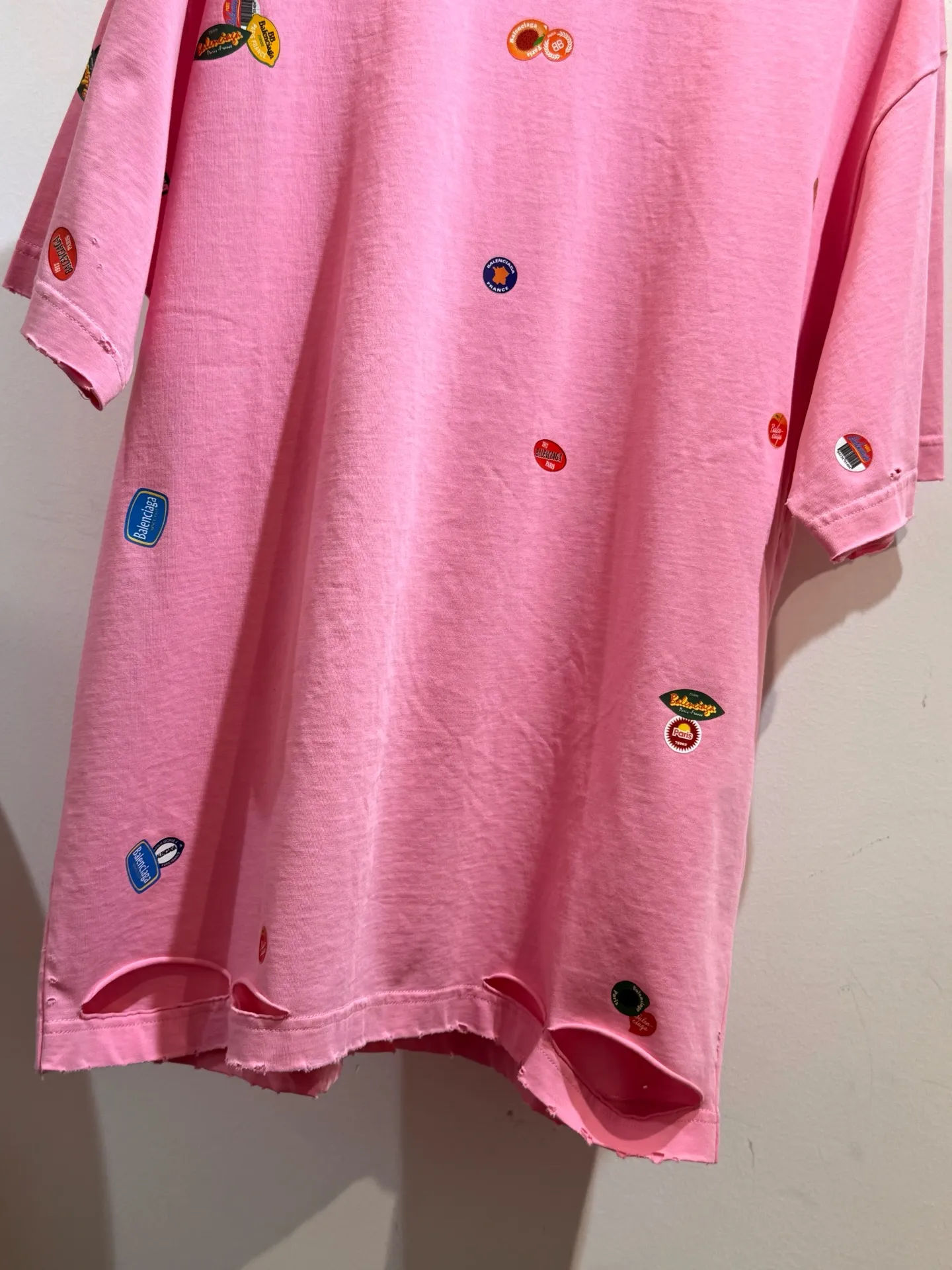 Balenciaga新作ピンク半袖Tシャツ破れ加工 - 画像 (8)