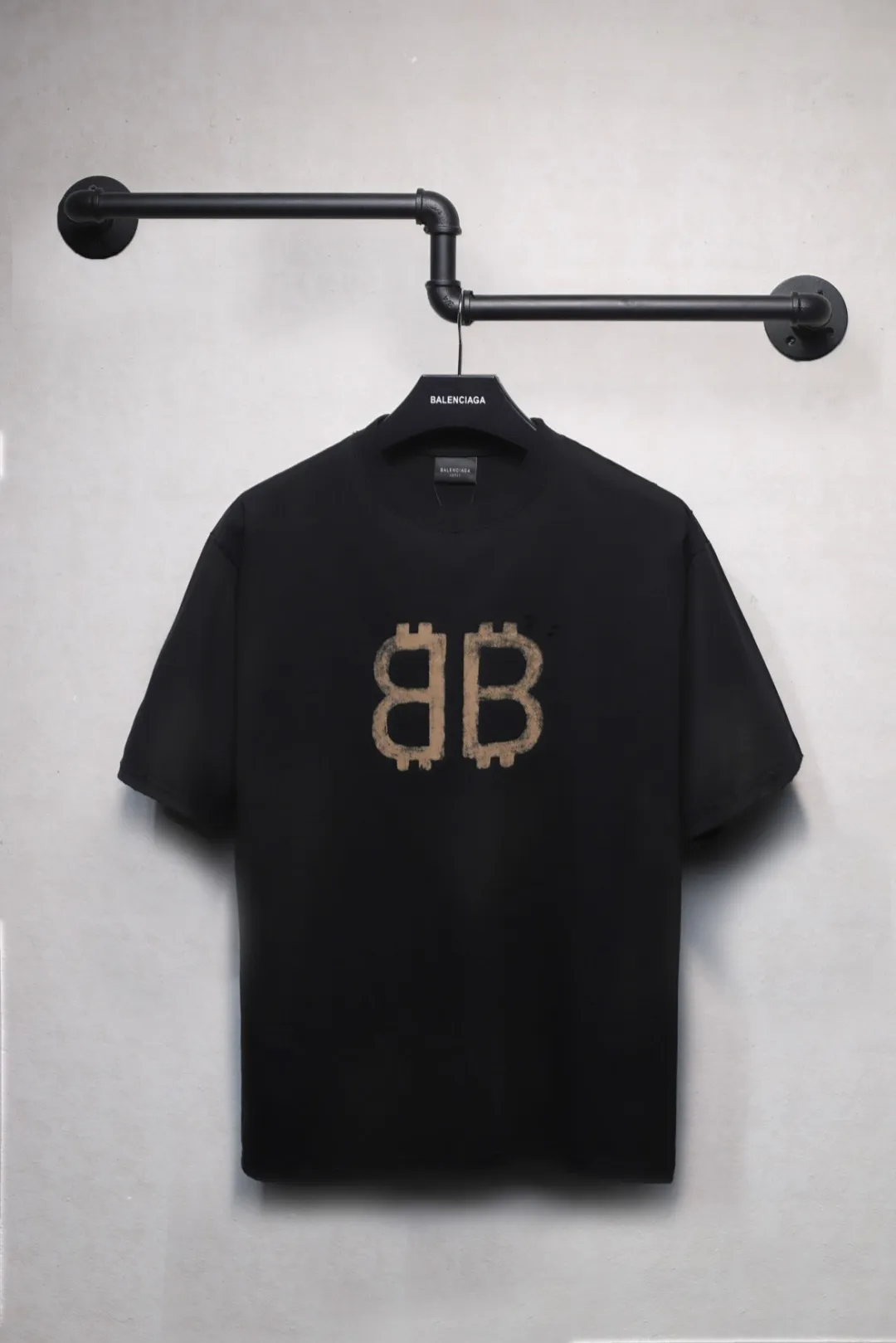 BALENCIAGA新作黒半袖Tシャツ前後Bデザイン