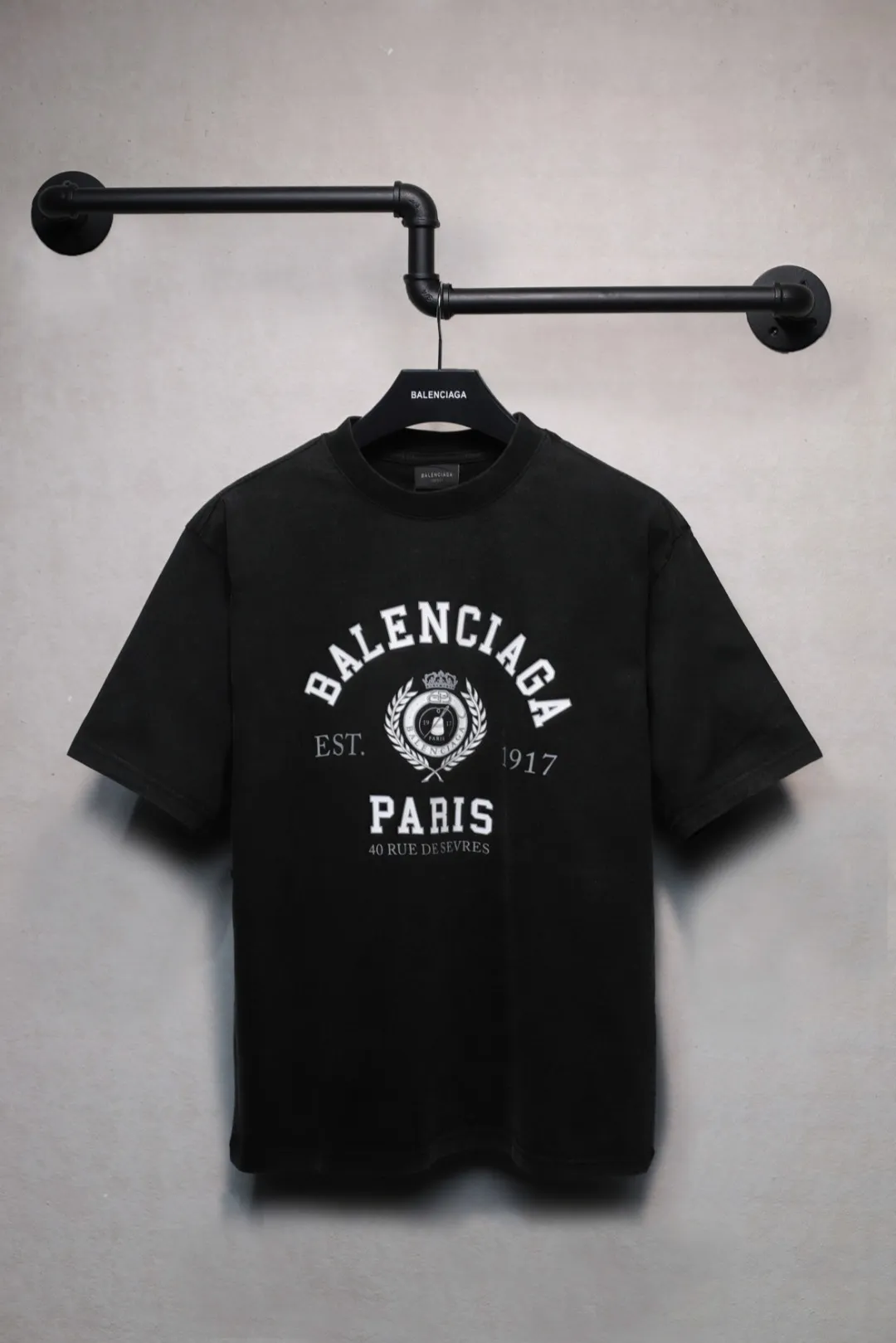 BALENCIAGA 黒 新作 半袖Tシャツ