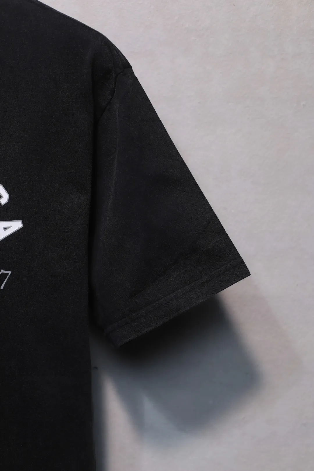 BALENCIAGA 黒 新作 半袖Tシャツ - 画像 (8)