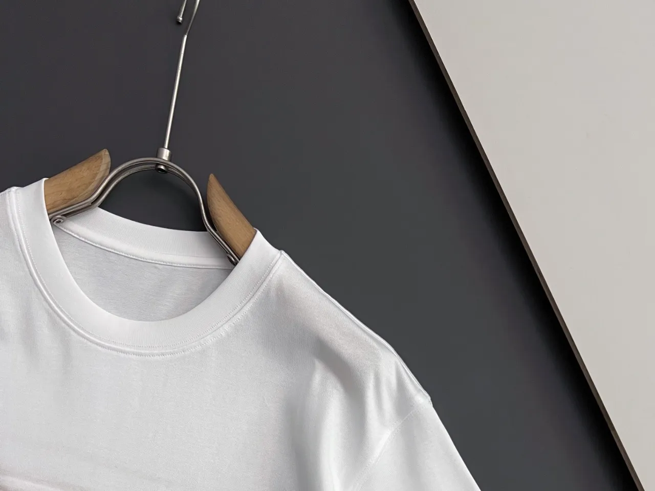 BALMAIN PARIS新作黒半袖Tシャツ - 画像 (8)