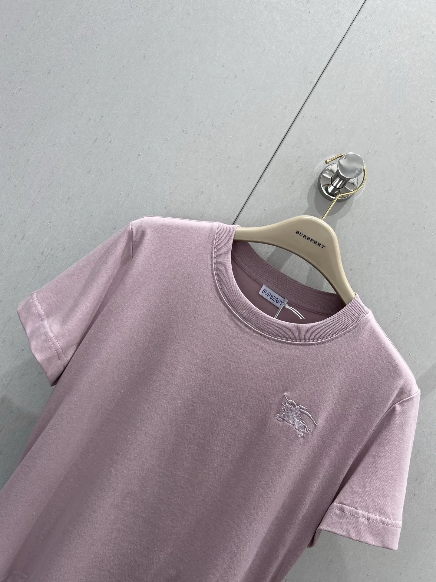 Burberry新作ピンク格子柄半袖Tシャツ - 画像 (4)