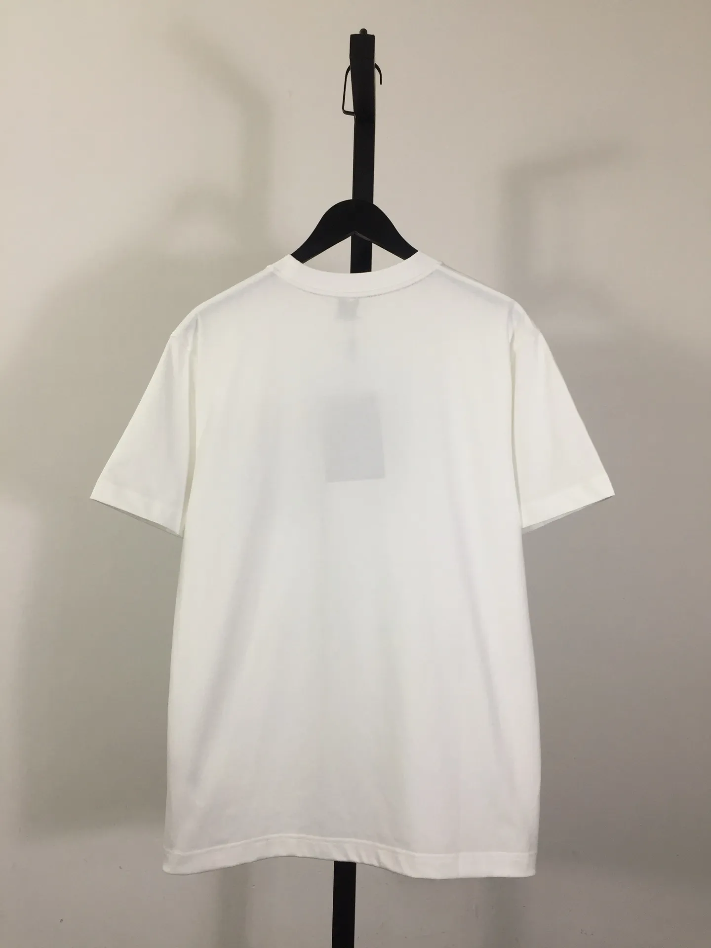 BURBERRY 2025ss新作白重ねポケット半袖Tシャツ - 画像 (3)