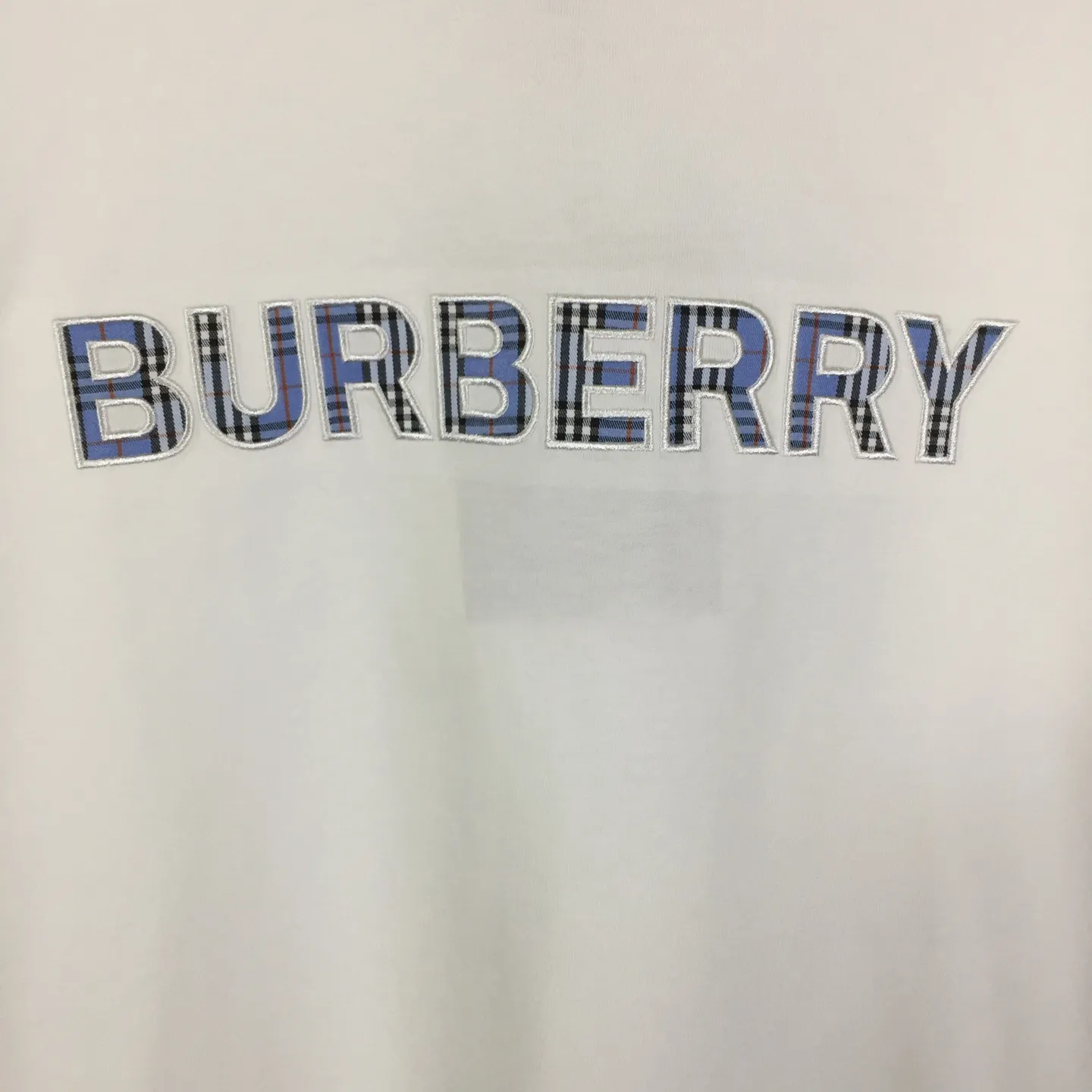 BURBERRY新作白刺繍格子アルファベット半袖Tシャツ - 画像 (6)