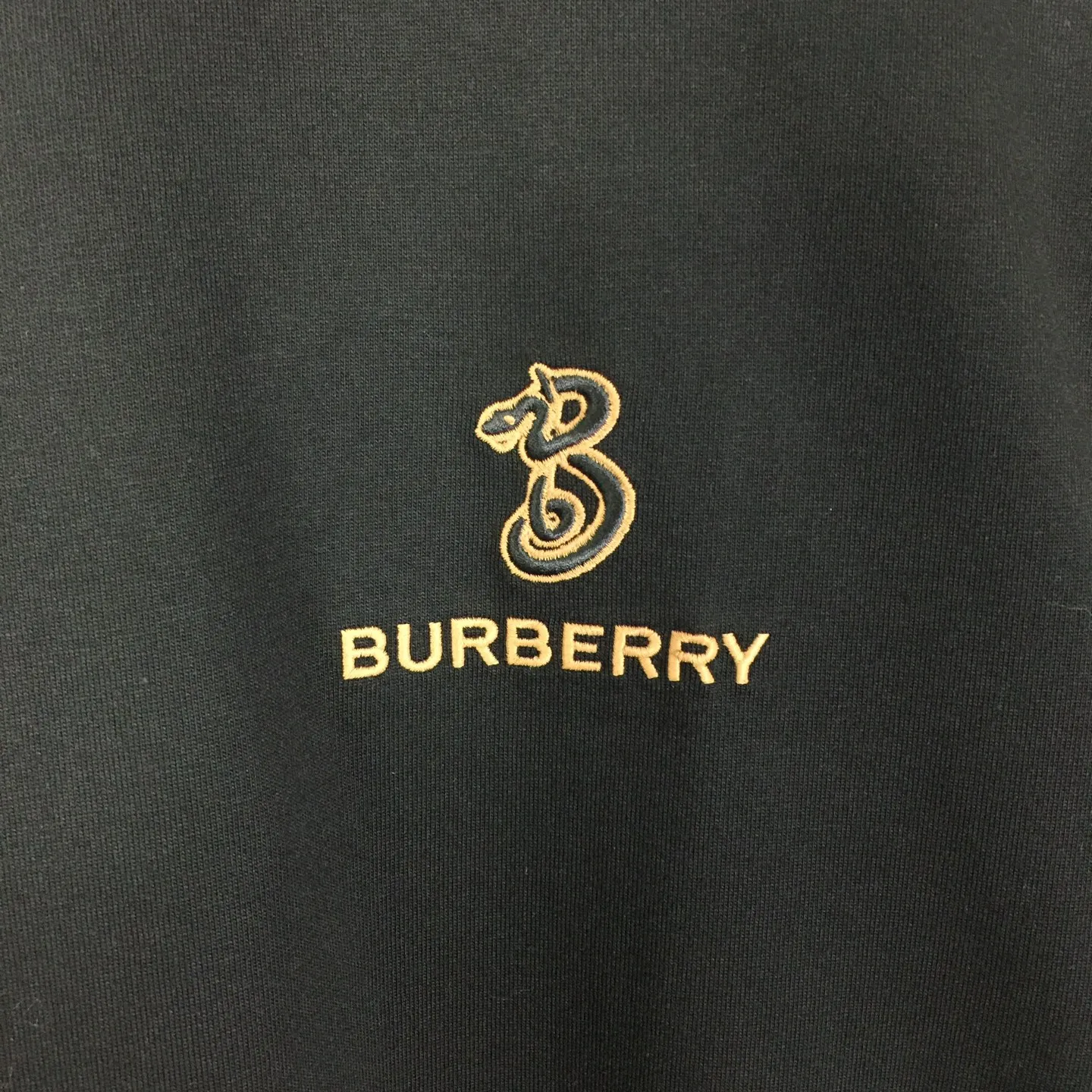 BURBERRY 2025ss ブラック刺繍Tシャツ - 画像 (6)