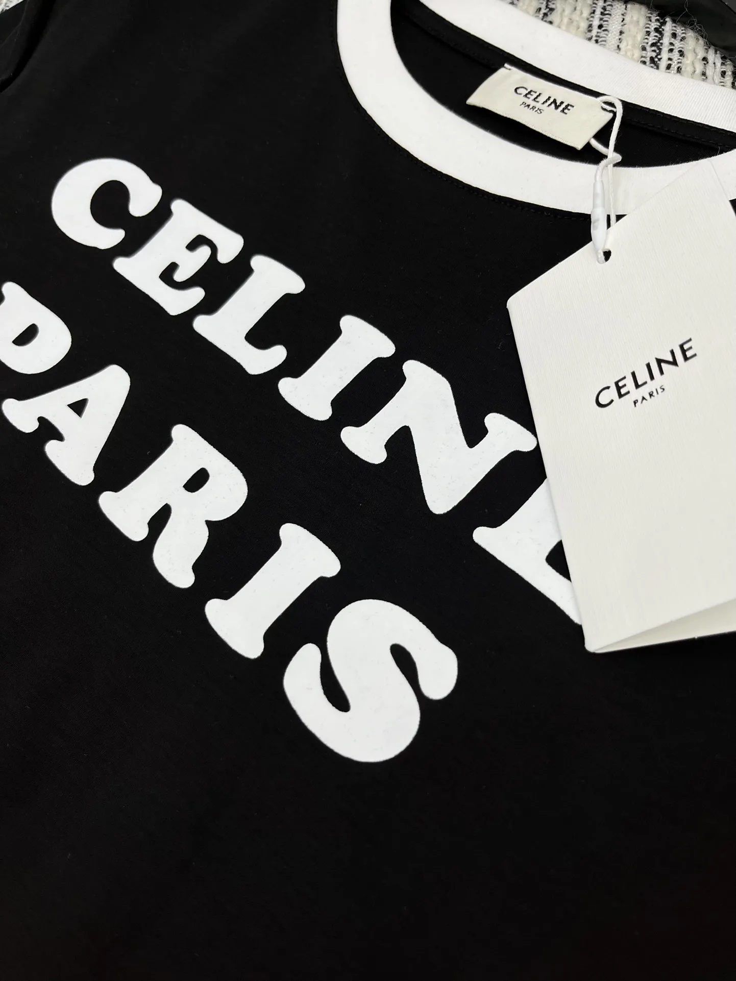 セリーヌ新作黒プリント半袖Tシャツ - 画像 (5)