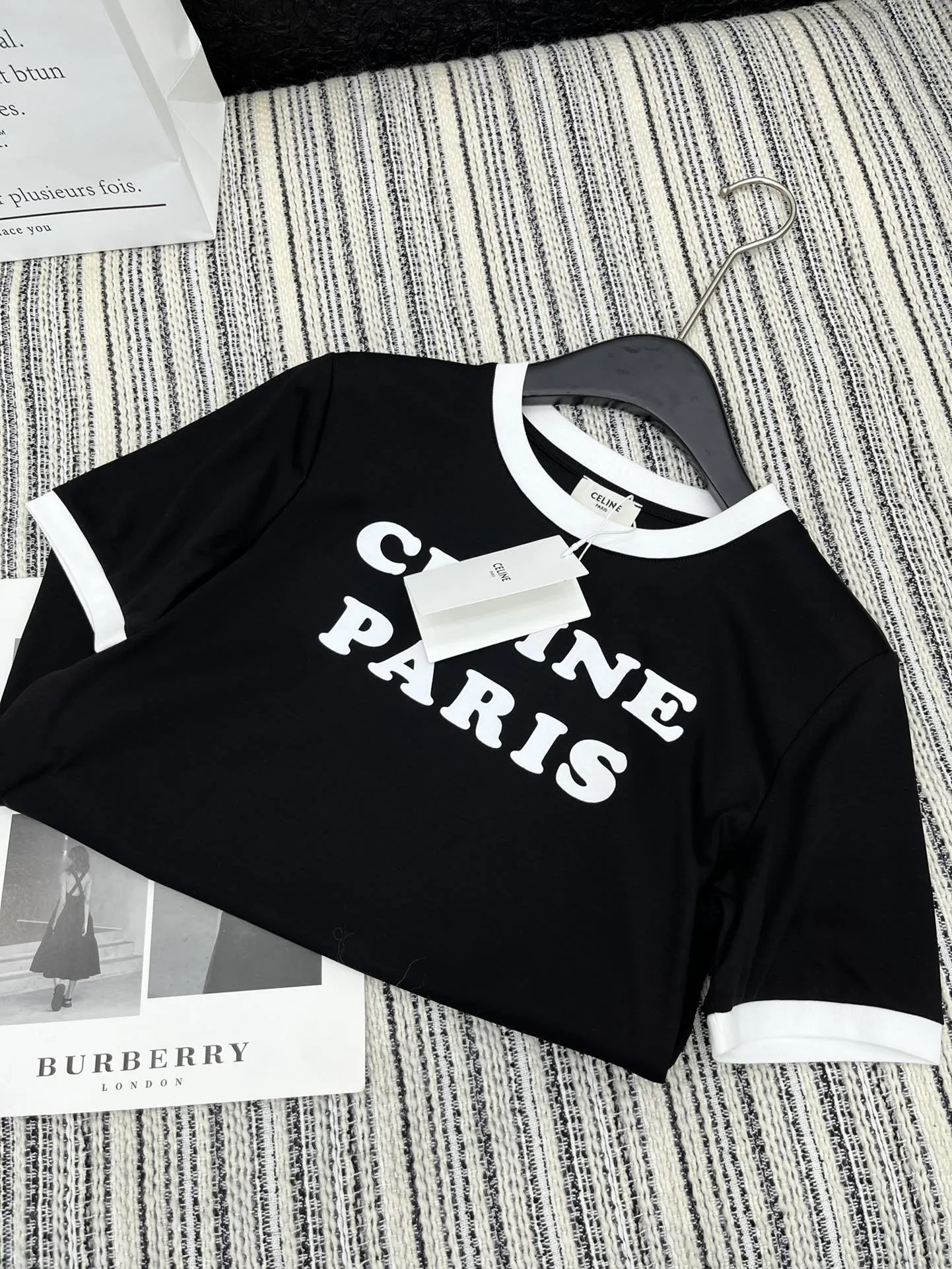 セリーヌ新作黒プリント半袖Tシャツ - 画像 (6)